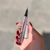 خط چشم ماژیکی بدنه گلیتری مک