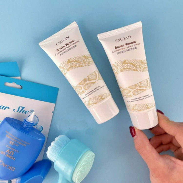 فوم سستشو صورت سم مار