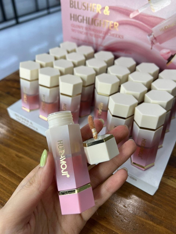 رژگونه وهایلایتر دوسر HUDA MOJI