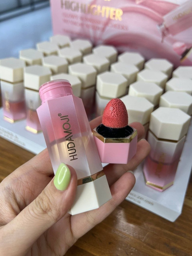 رژگونه وهایلایتر دوسر HUDA MOJI
